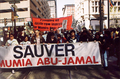 Une délégation française dans la manif à Philadelphie. —photo par Tanbou, avril 1999