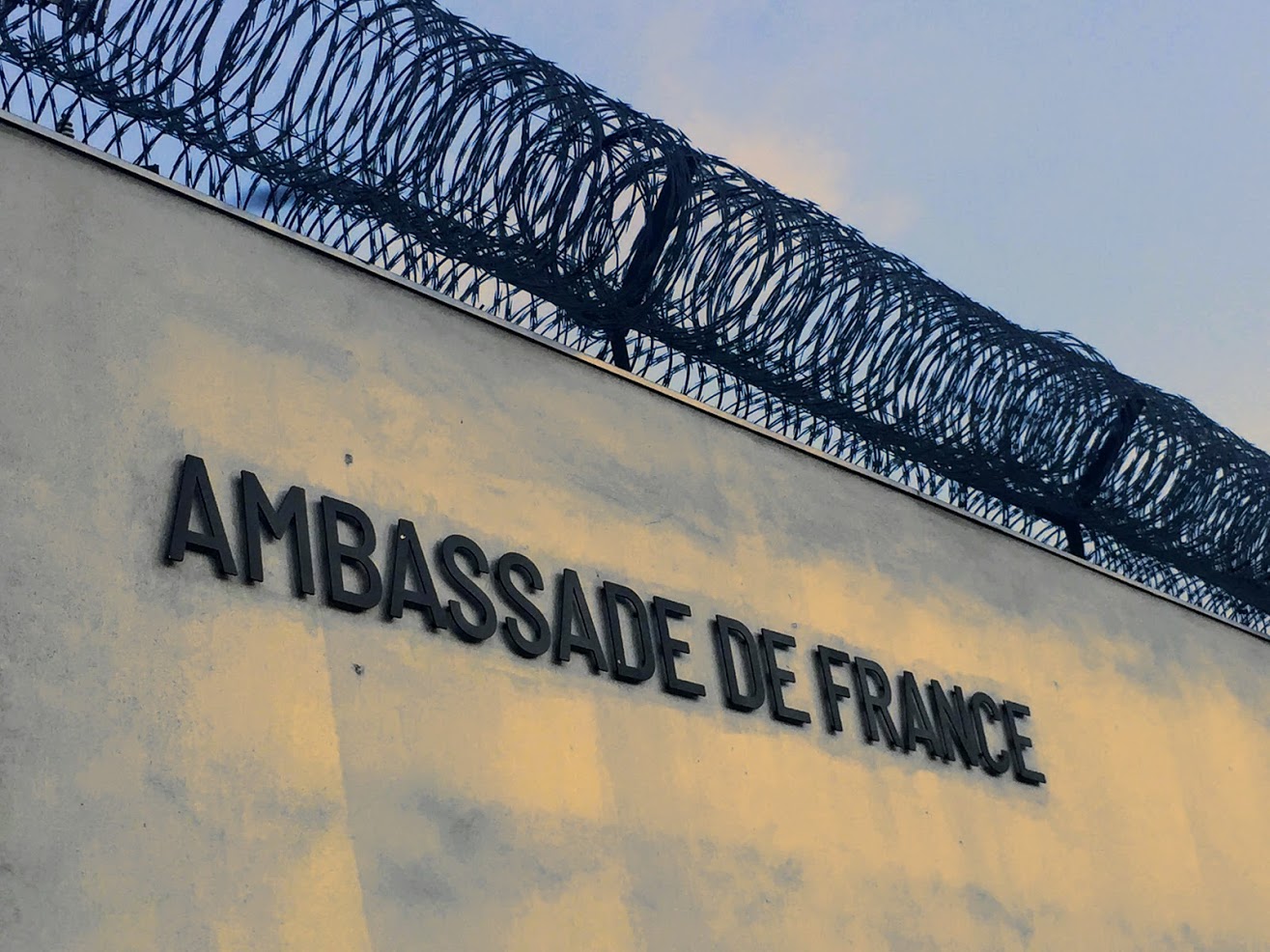 Une façade de l’ambassade française à Port-au-Prince, Haïti, octobre 2018. Photo Tanbou.