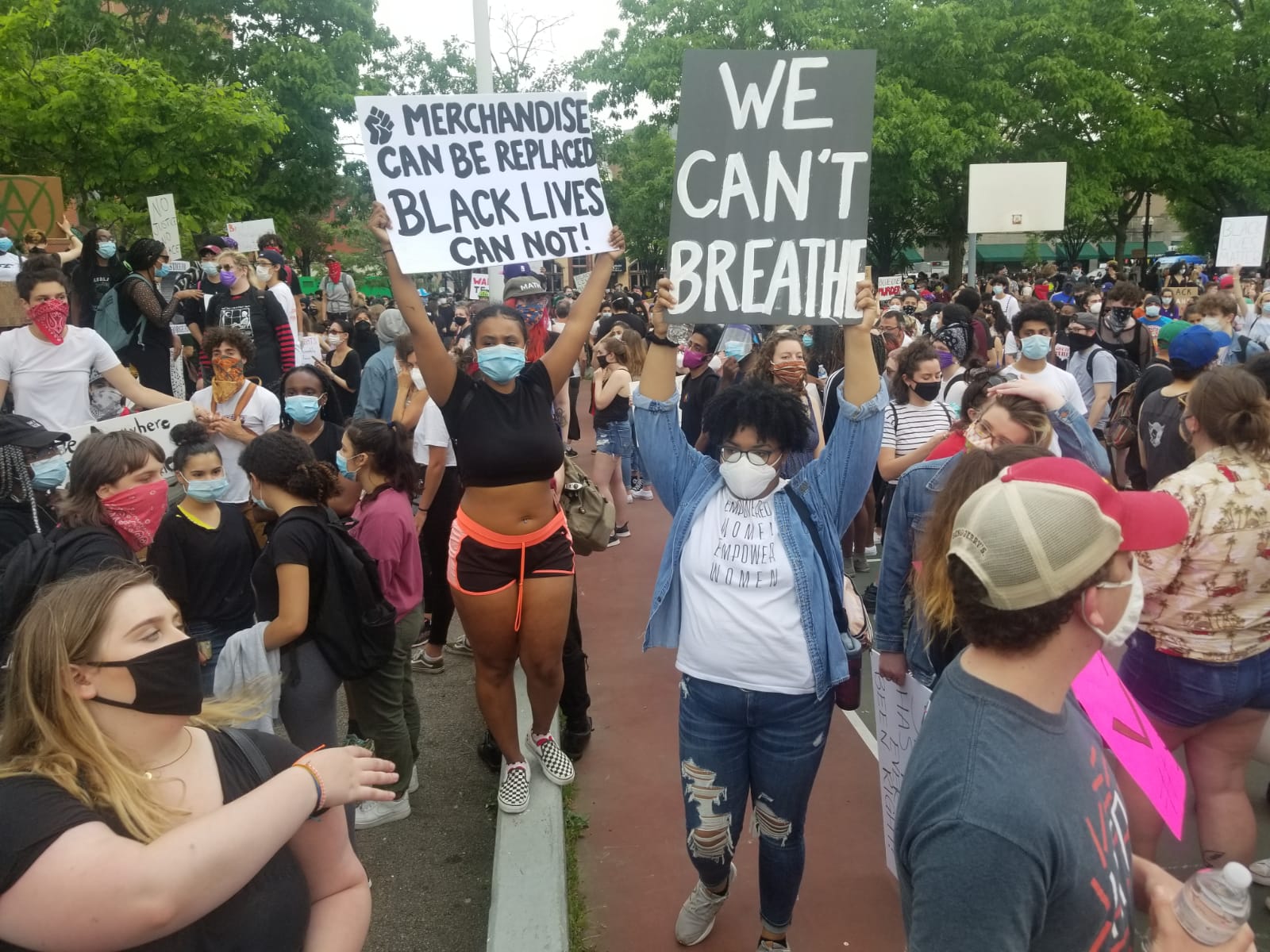 Manifestants dans le South End de Boston, Massachusetts le 29 mai 2020. —photo par Charlot Lucien.